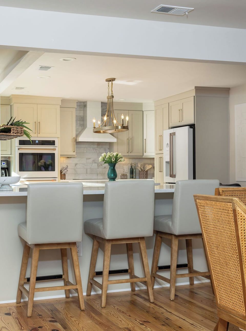 Your elegant kitchen features bar top seating