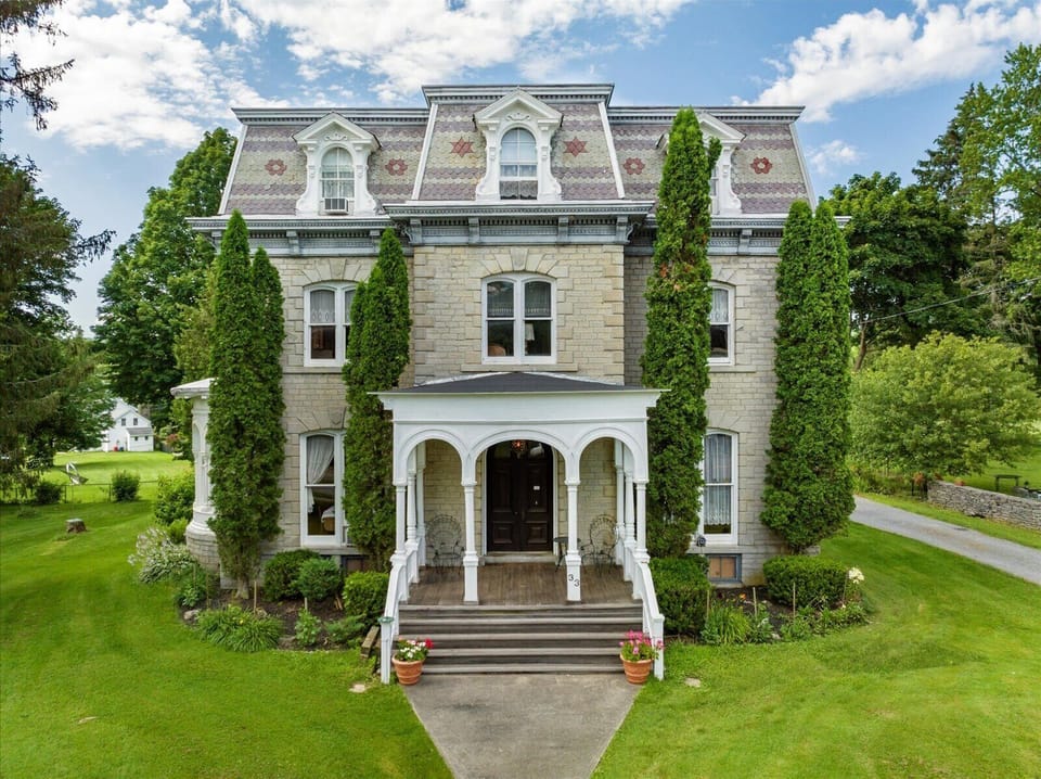The perfect blend of architecture and ambiance—your Victorian getaway awaits.