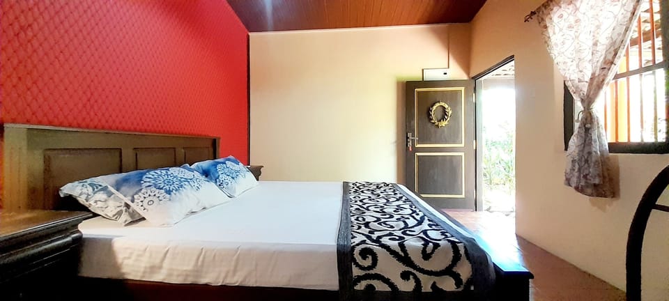 Deluxe Double Room, Non Smoking, Air conditioning | Free WiFi, bed sheets
