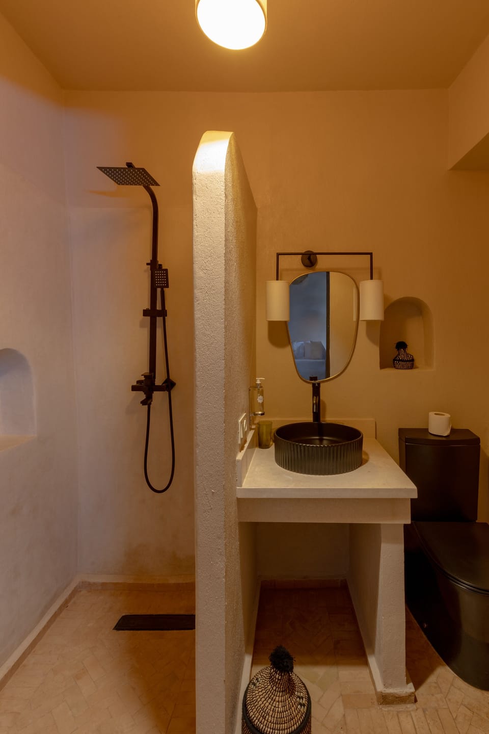 Basic Double Room | Bathroom