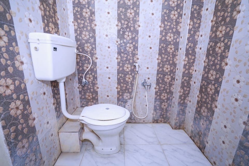 Shower, free toiletries, towels, soap