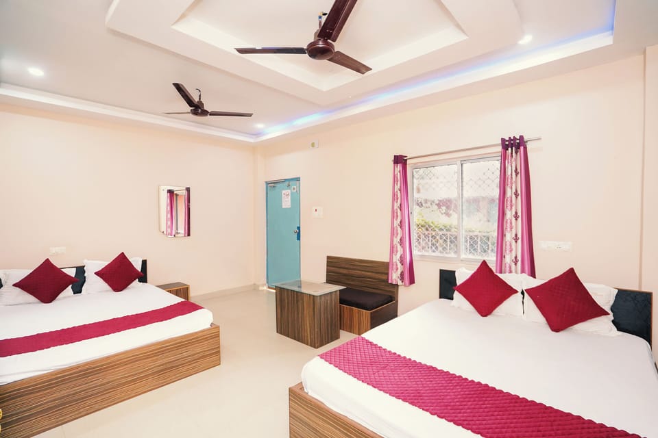 Family Quadruple Room | Desk, free WiFi