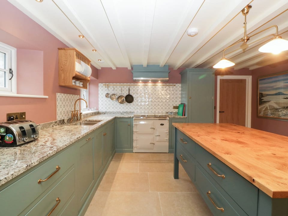 Dishwasher, cookware/dishes/utensils
