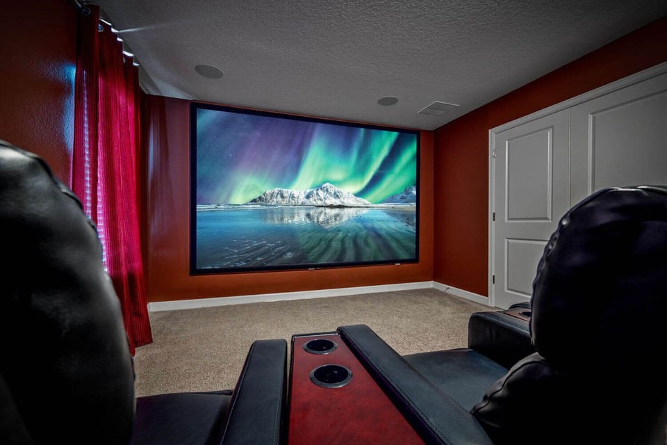 House (Multiple Bedrooms) | Living room | TV