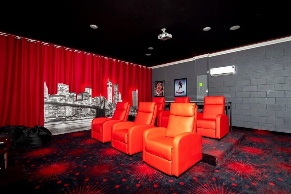 House (6 Bedrooms) | Living area | 50-inch Smart TV with cable channels