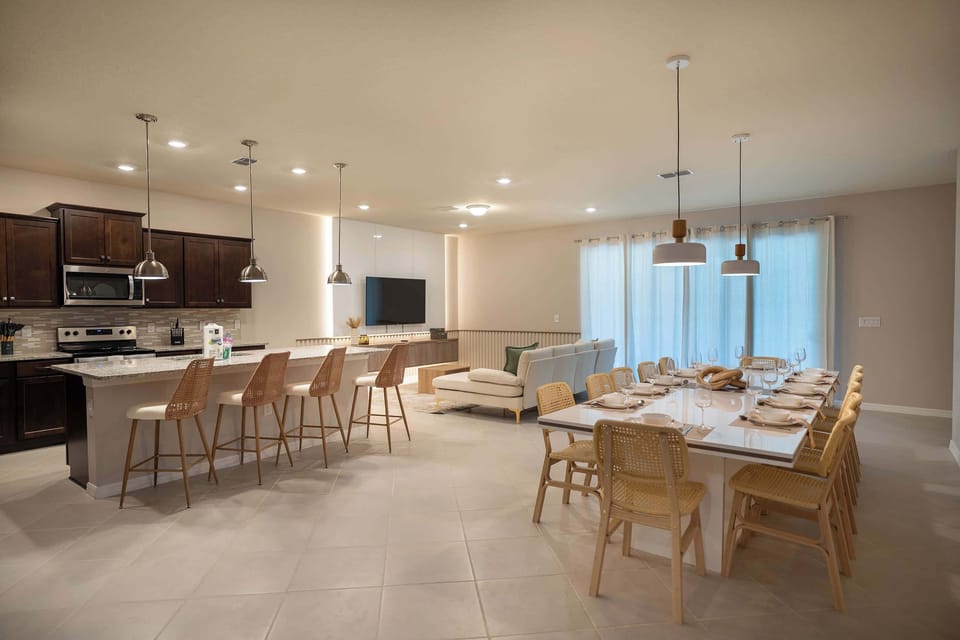 House (Multiple Bedrooms) | Private kitchen | Microwave, oven, highchair, blender