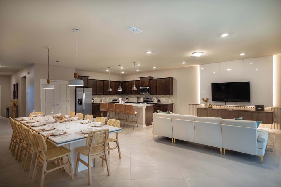House (Multiple Bedrooms) | Dining