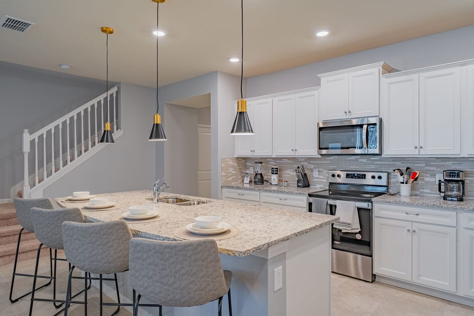 Villa (5 Bedrooms) | Private kitchen | Microwave, oven, highchair, blender