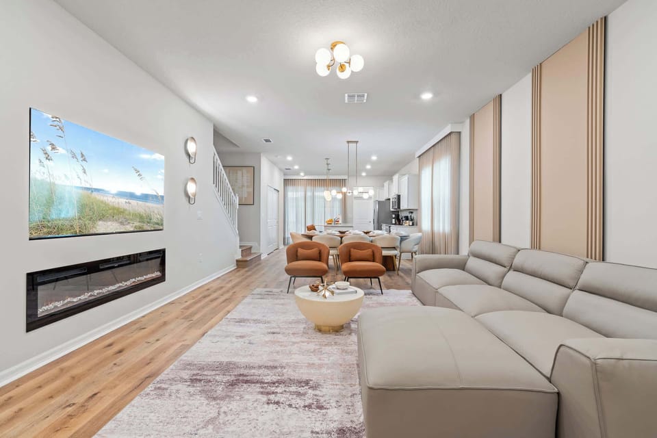 House (5 Bedrooms) | Living area | 50-inch Smart TV with cable channels