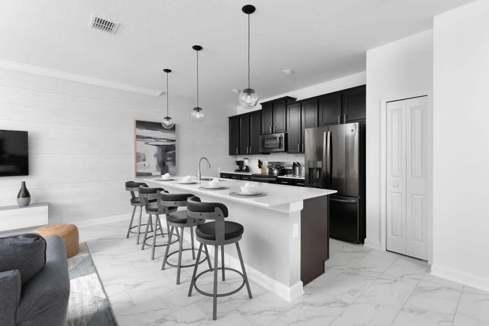 Villa (4 Bedrooms) | Private kitchen | Oven, highchair, dining tables