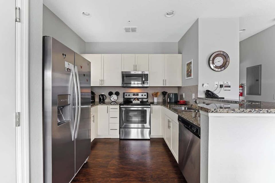 Villa (4 Bedrooms) | Private kitchen | Microwave, oven, highchair, blender
