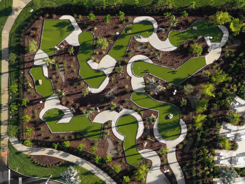 Mini-golf
