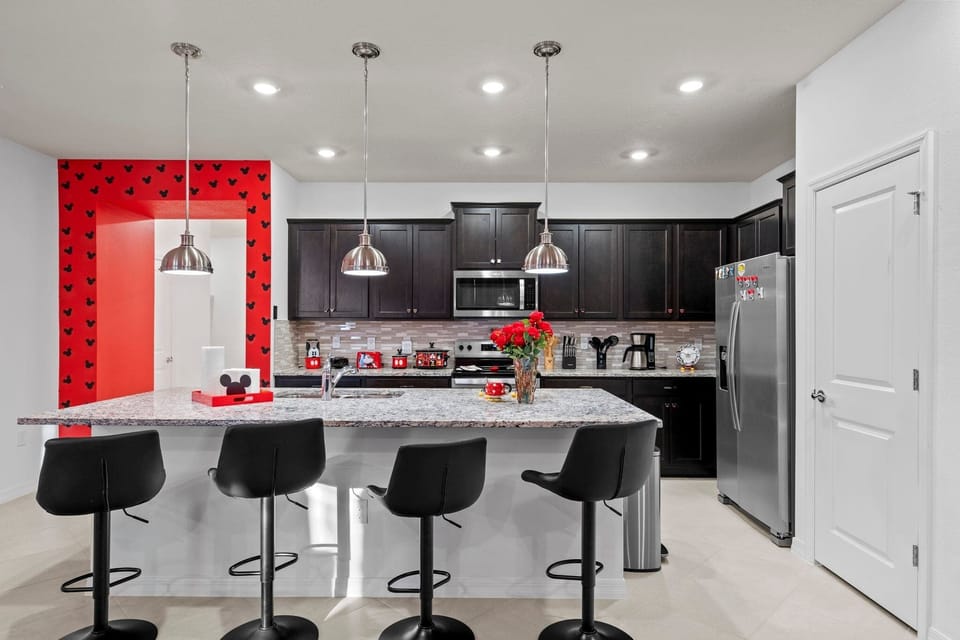 Villa (5 Bedrooms) | Private kitchen | Microwave, oven, highchair, blender