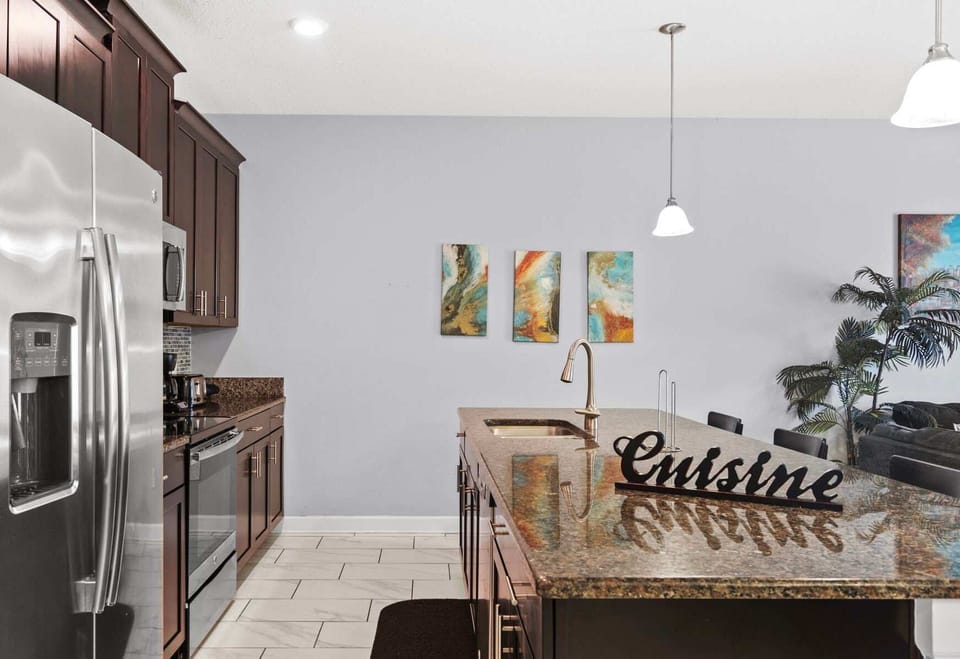 Villa (4 Bedrooms) | Private kitchen | Microwave, oven, highchair, blender