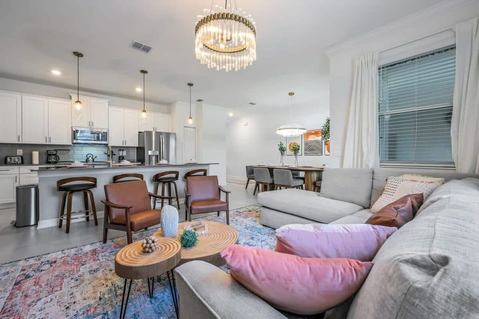 Villa (4 Bedrooms) | Living area | 50-inch Smart TV with cable channels