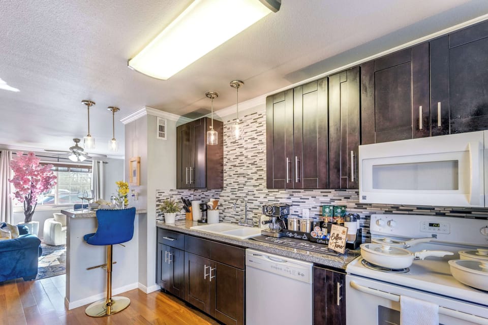 Apartment, Multiple Beds, Kitchen, Garden View (The Homestead Multi) | Private kitchen | Dining table
