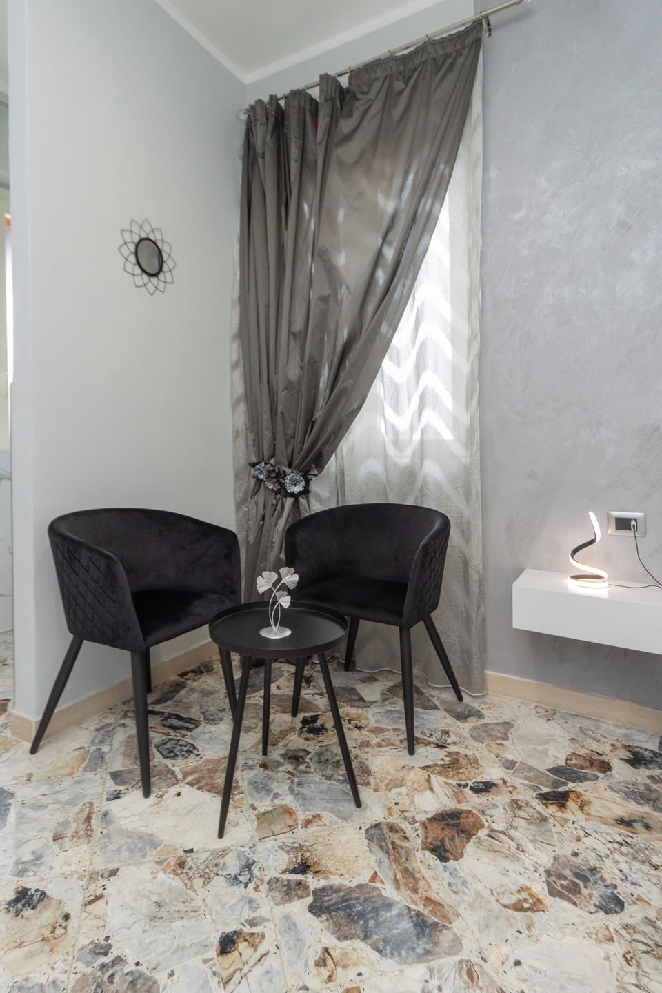 Deluxe Room | Individually decorated, individually furnished, blackout drapes