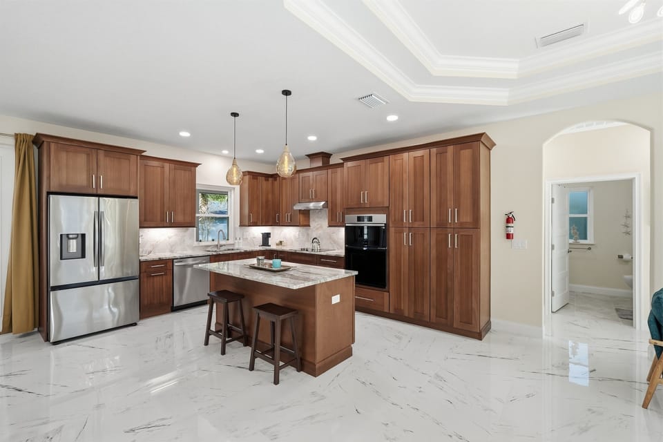 Spacious kitchen & island offering plenty of room to gather.