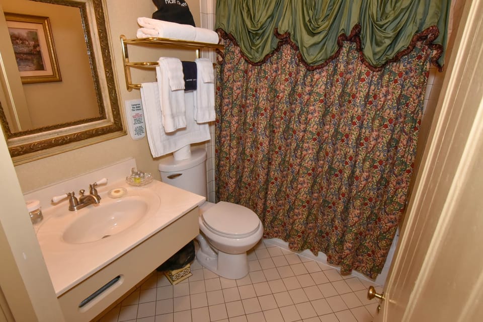 Sample Room Bathroom with Tub
