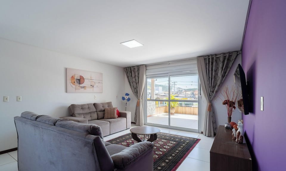 Basic Apartment | Living area