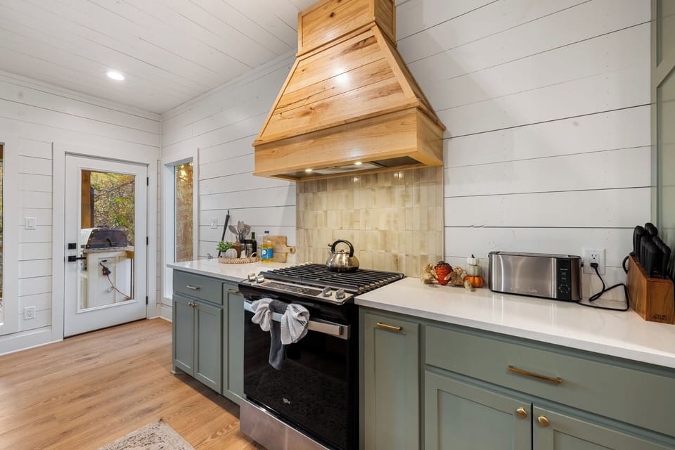 The kitchen is a dream for chefs and wannabe chefs!