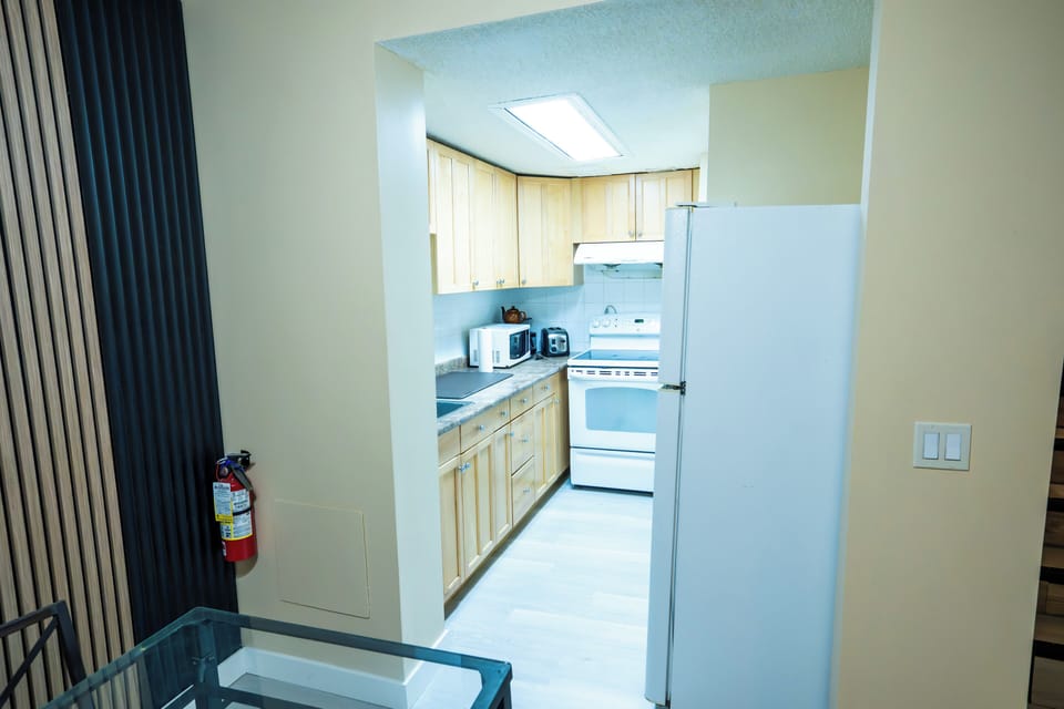 Full Kitchen 