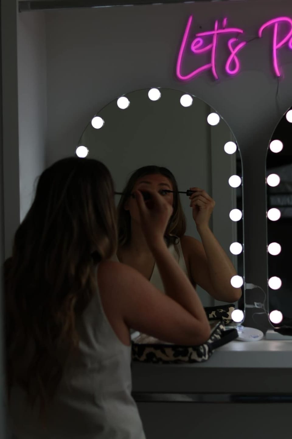 Dressing Room: Glam up under bright lights and get ready for unforgettable Nashville nights!