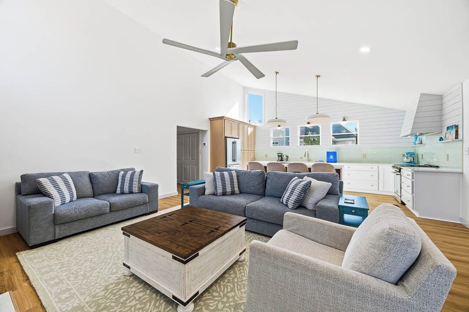Mid-Level Living Room