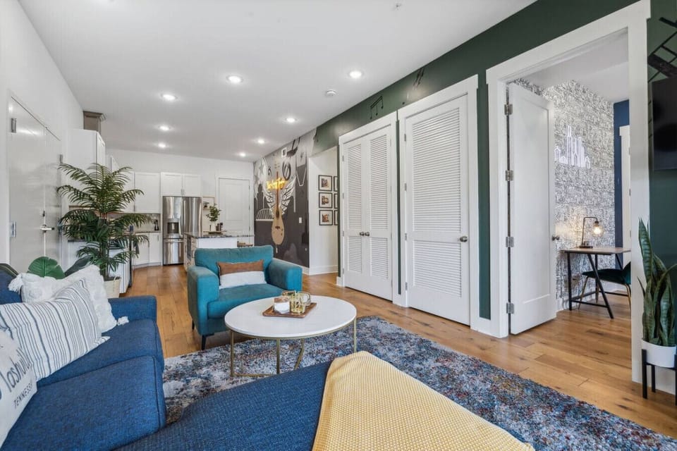 (Crazy Town 203) Unwind in a modern haven, designed for both style and relaxation. Watch your favorite show on the Smart TV after a fun day of exploring Nashville.