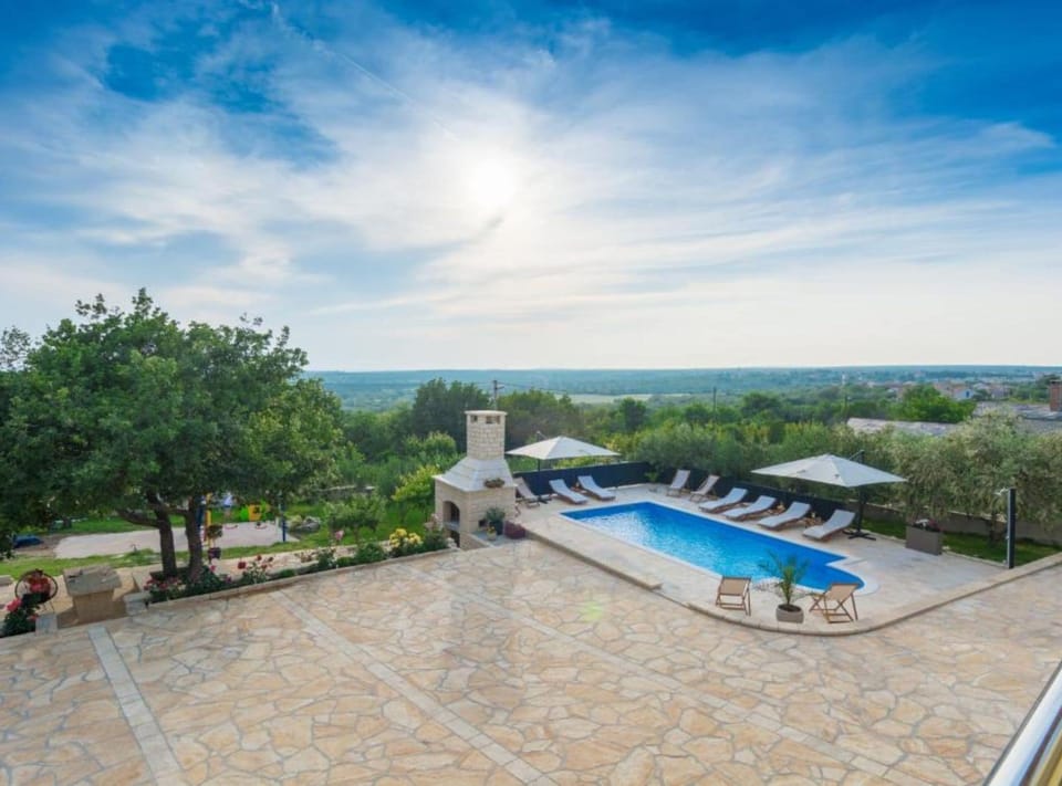House (Six Bedroom Holiday House With Pool) | Outdoor pool | Seasonal outdoor pool, pool umbrellas, sun loungers