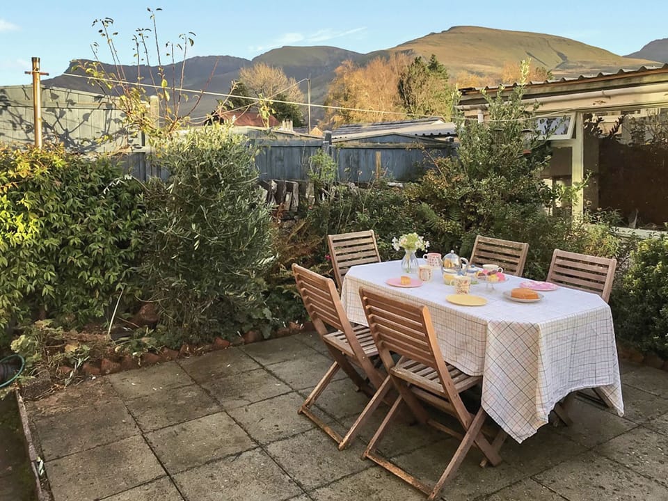 Outdoor eating area | Wenallt Cottage, Nantlle, Snowdonia National Park