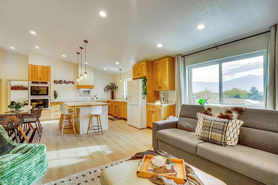 Unit Interior | Free WiFi | Central A/C & Heat