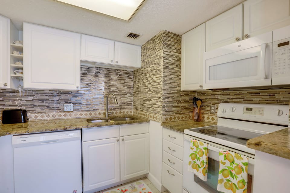 Kitchen | Drip Coffee Maker | Blender | Toaster | Cooking Basics