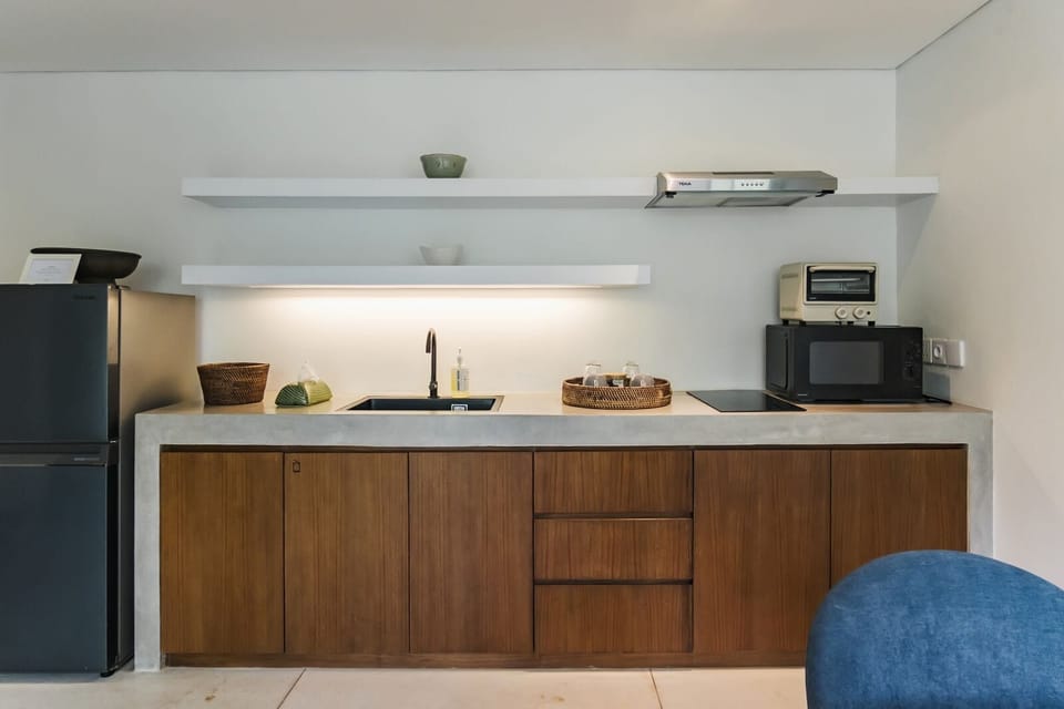 Deluxe Double Room | Desk, laptop workspace, blackout drapes, iron/ironing board