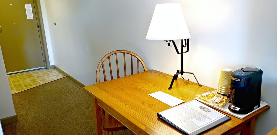 Premium Room, 1 King Bed, Accessible, Ground Floor | Coffee and/or coffee maker