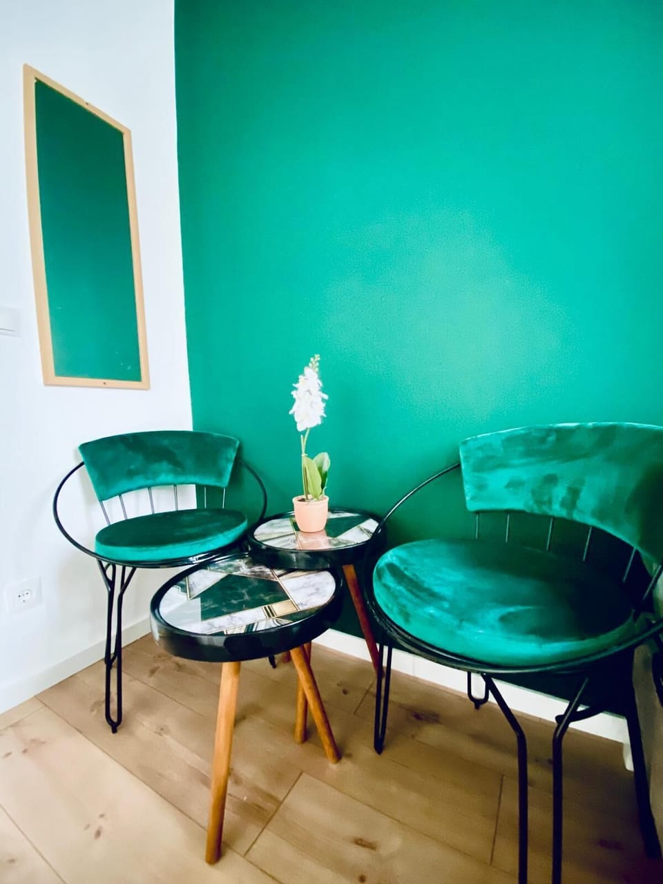 Basic Apartment | Iron/ironing board