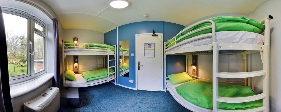 WiFi (free), bed sheets