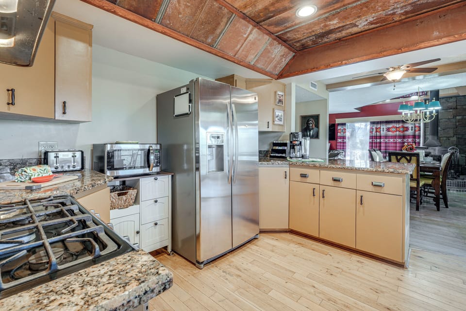 House (4 Bedrooms) | Interior
