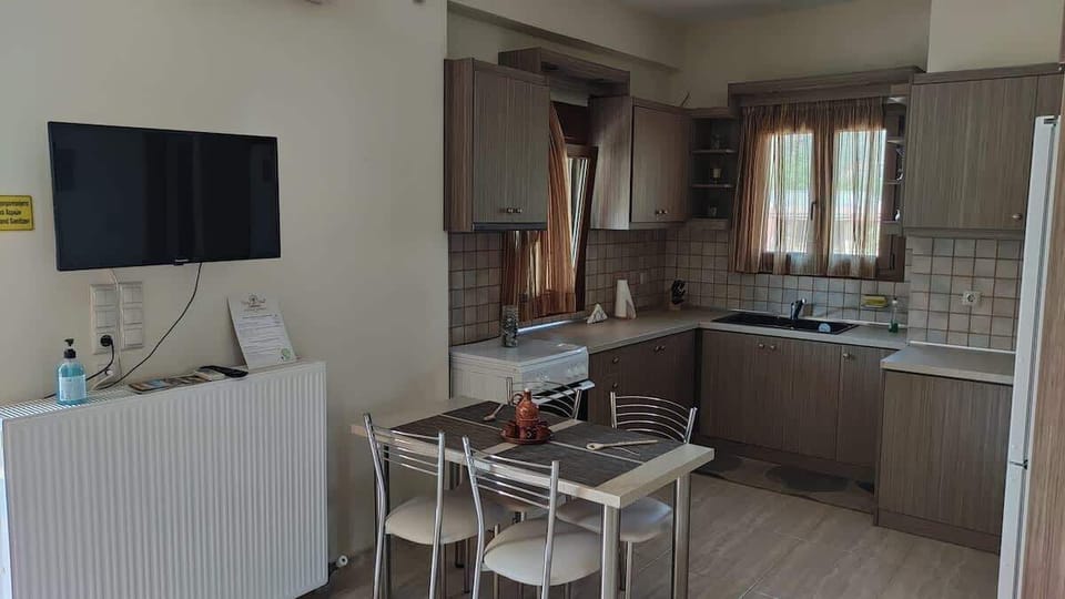 House, Smoking | 5 bedrooms, Internet