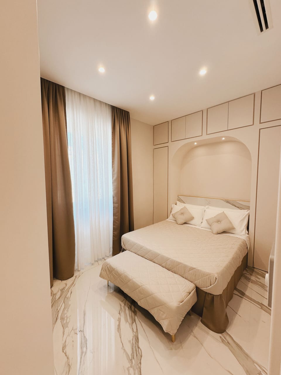 Luxury Double Room | Desk, laptop workspace, free WiFi