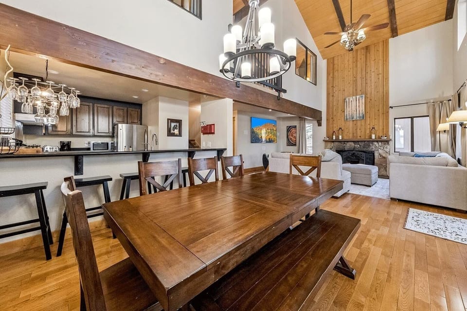 House, 4 Bedrooms | Dining