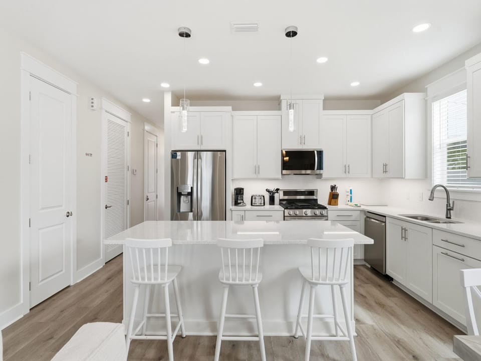 Horizon Dreams A - Kitchen Island - Seating - First Floor