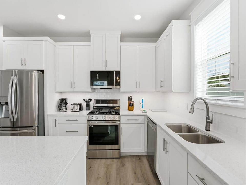 Horizon Dreams A - Kitchen - Modern Appliances - First Floor