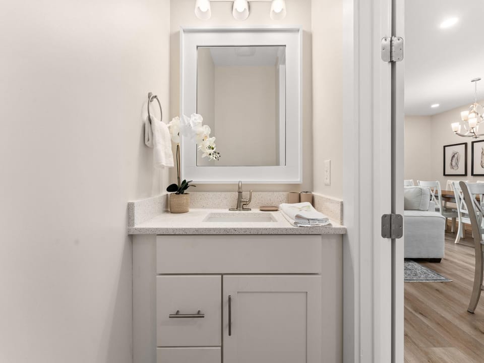 Horizon Dreams B - Half Bathroom - First Floor
