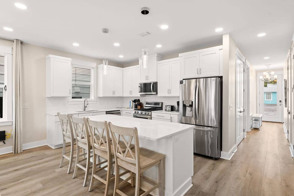 Kitchen Island - Breakfast Seating - First Floor