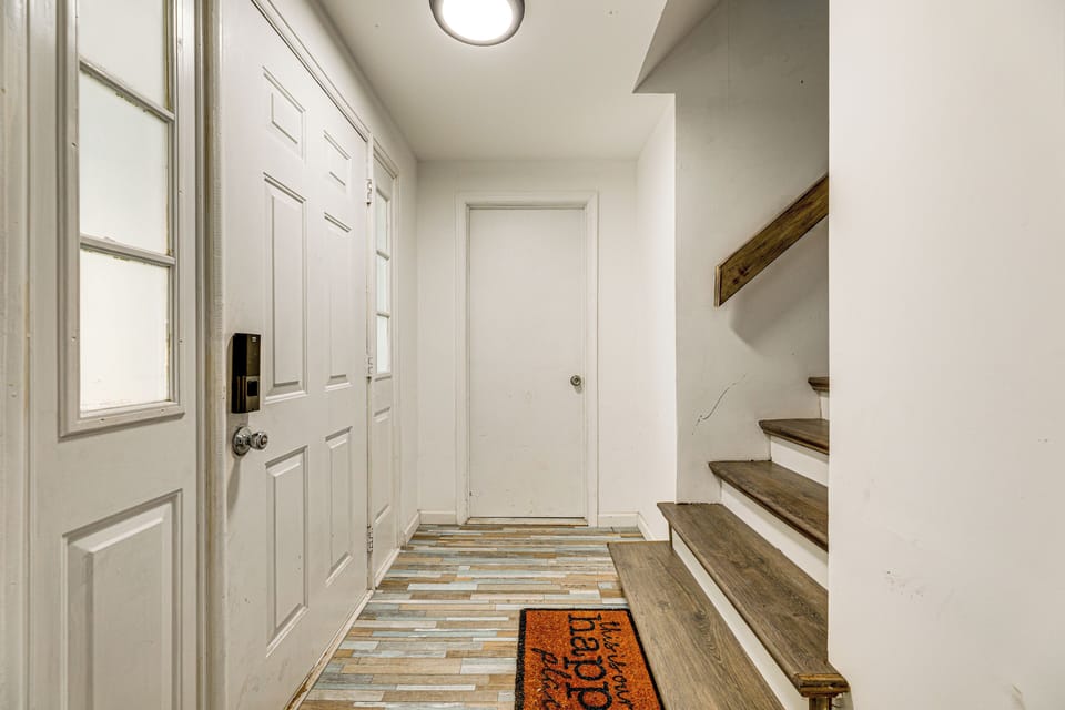 Entryway | Interior Stairs Required