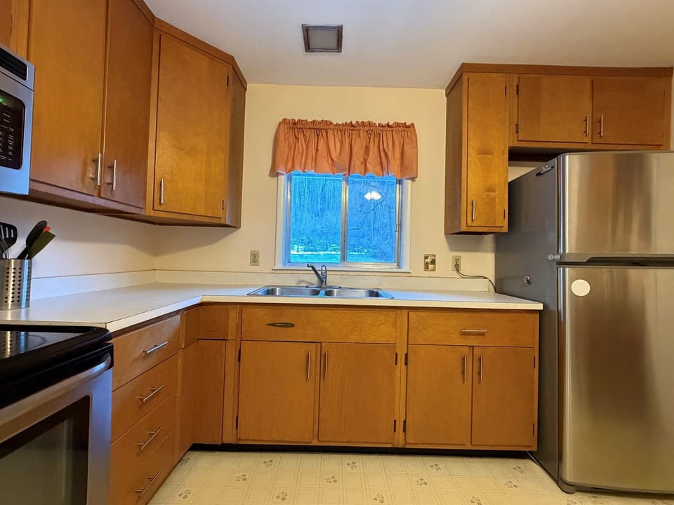 Kitchen with dishwasher