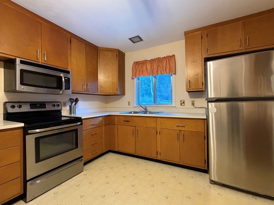 Kitchen with dishwasher