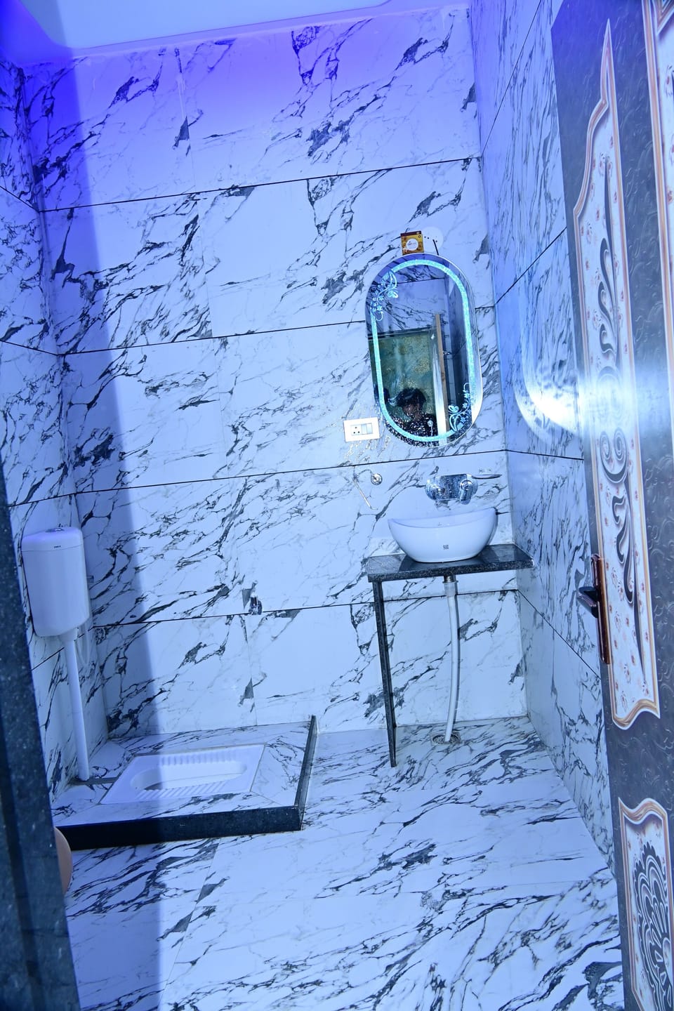 Luxury Double Room | Bathroom | Shower, towels, soap, shampoo