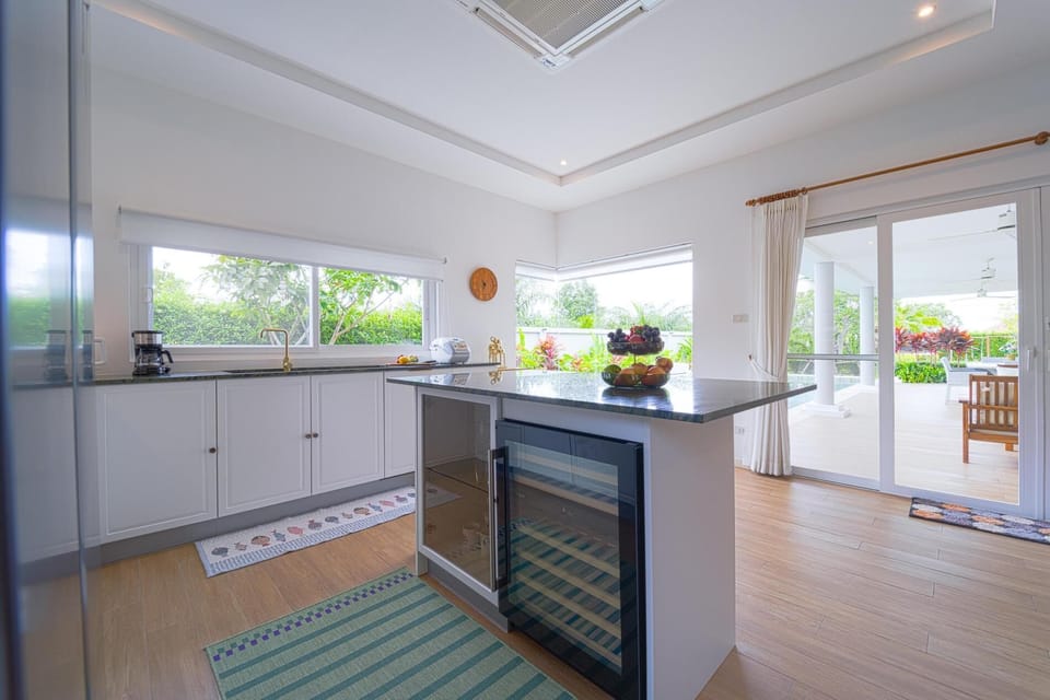 Villa, 4 Bedrooms, Private Pool, Garden View | Private kitchen | Toaster
